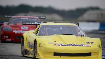 Peterson leads second practice but Ave holds top spot